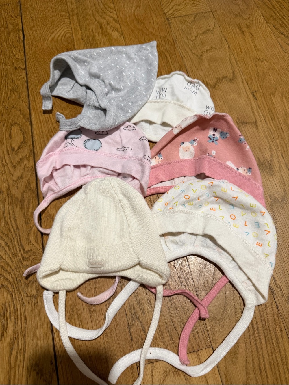 Bundle Newborn 0-3 months baby hats bonnets